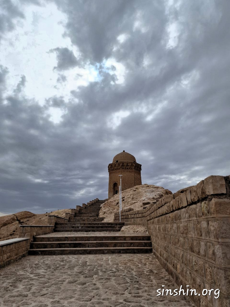 گنبد عالی