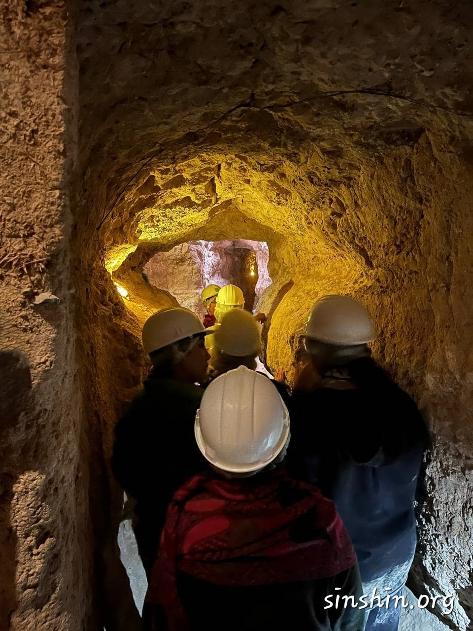 سکونتگاه زیرزمینی ابرکوه